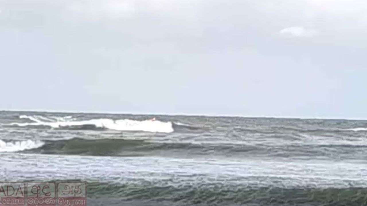 எச்சரிக்கைகளை மீறிச் சென்ற படகு விபத்து - மீனவர் மாயம்