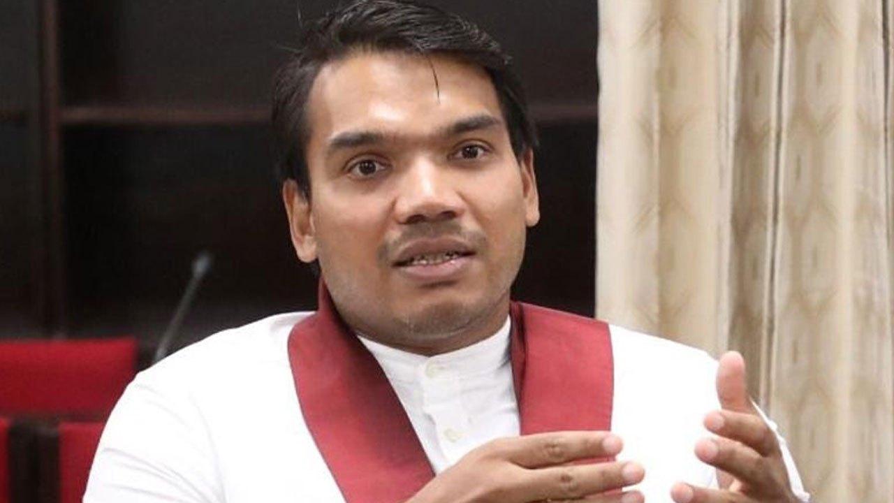 நாமல் ராஜபக்ஷ FCIDலிருந்து வௌியேறினார்