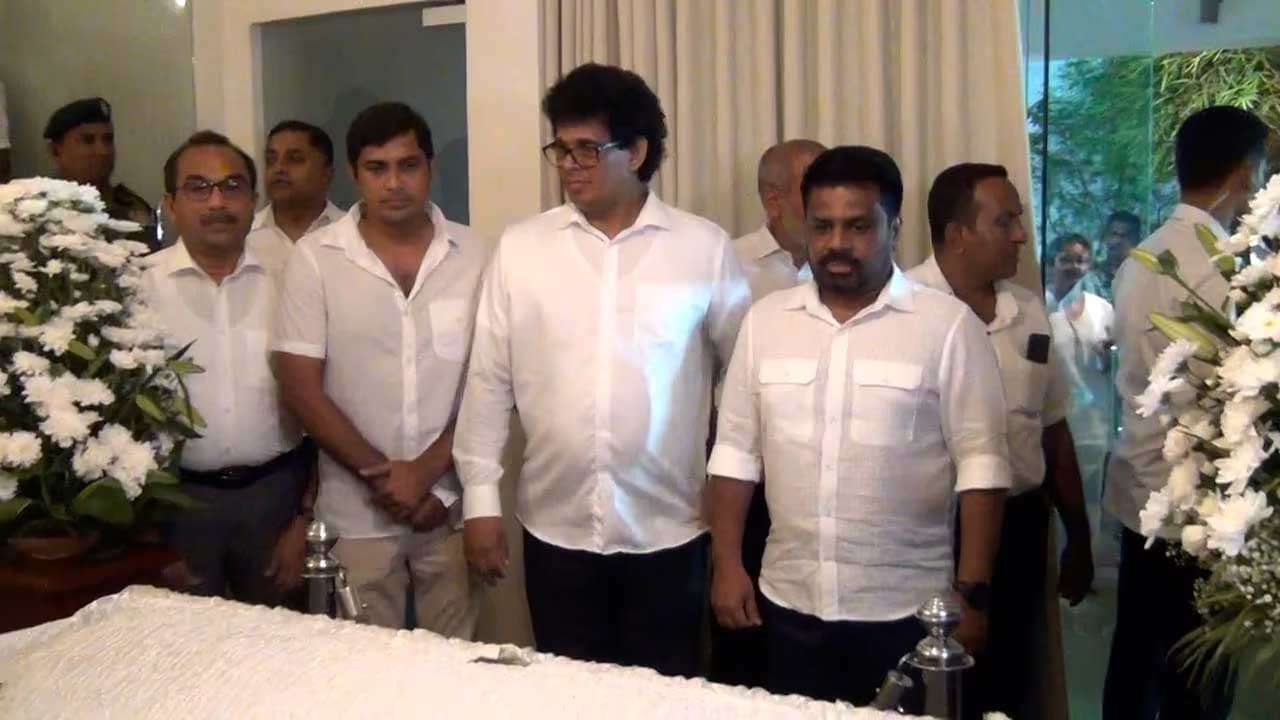 நந்தா மாலினியின் பூதவுடலுக்கு இறுதி அஞ்சலி செலுத்திய ஜனாதிபதி