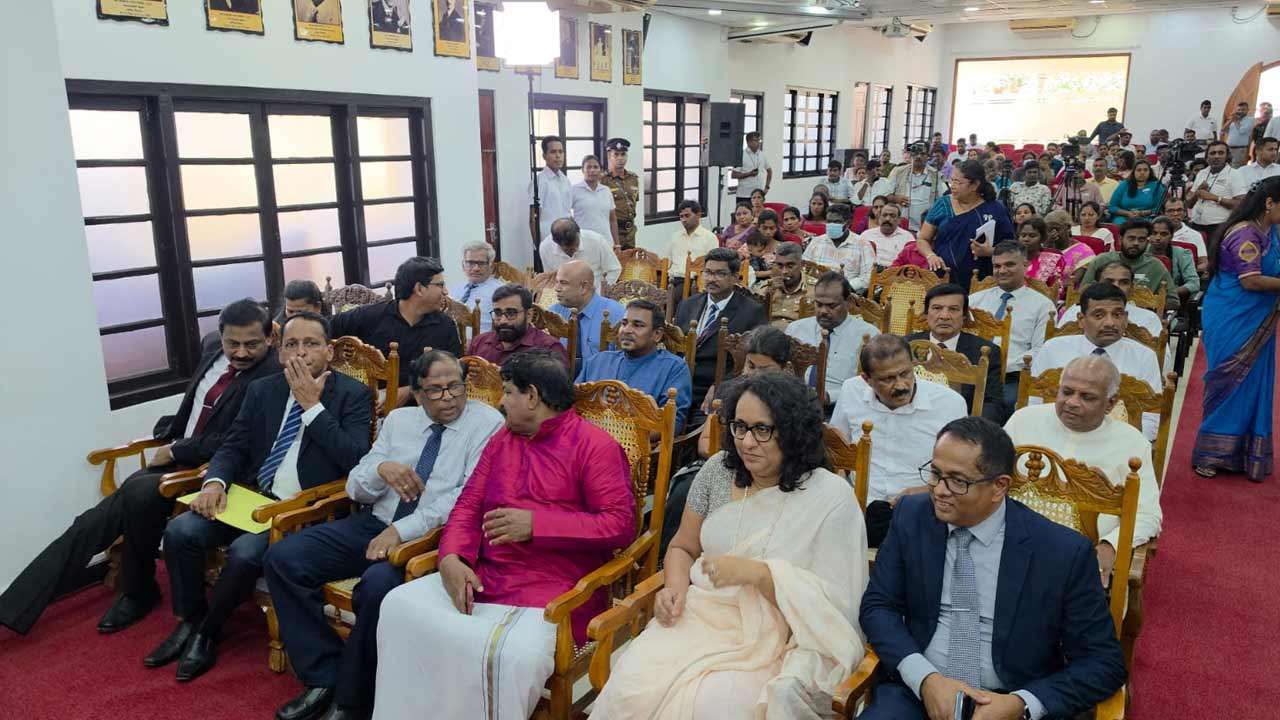 யுத்தத்தின் சுவடுகள் மீண்டும் வரக்கூடாது! யாழில் பிரதமர் பேச்சு!