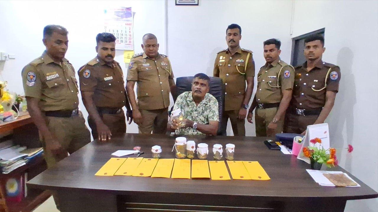 அடகு வைக்கப்பட்ட 43 பவுண் தங்க நகைகள் அடகு கடைகளிலிருந்து மீட்பு!