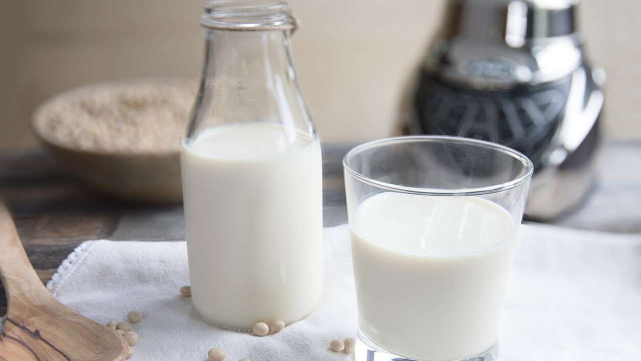 பாலை விட அதிக கால்சியம் சத்து உள்ள 8 சூப்பர் உணவுகள்!