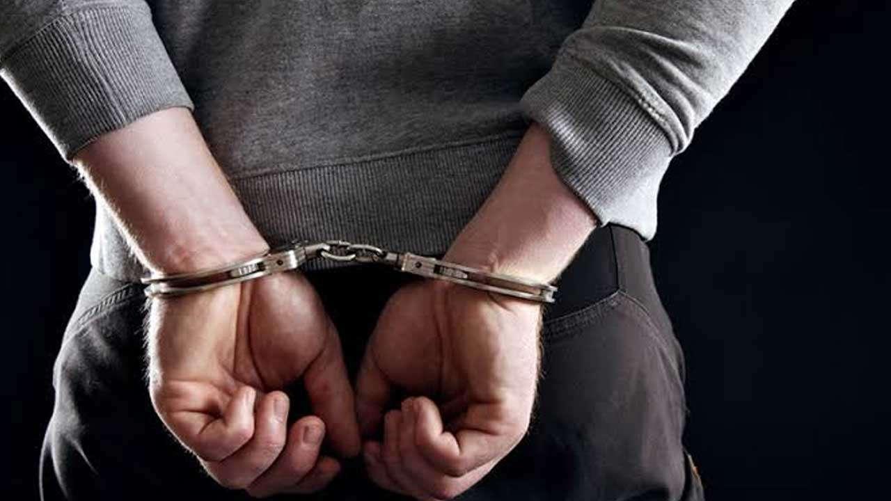 வெள்ளே சாரங்க டுபாயில் கைது