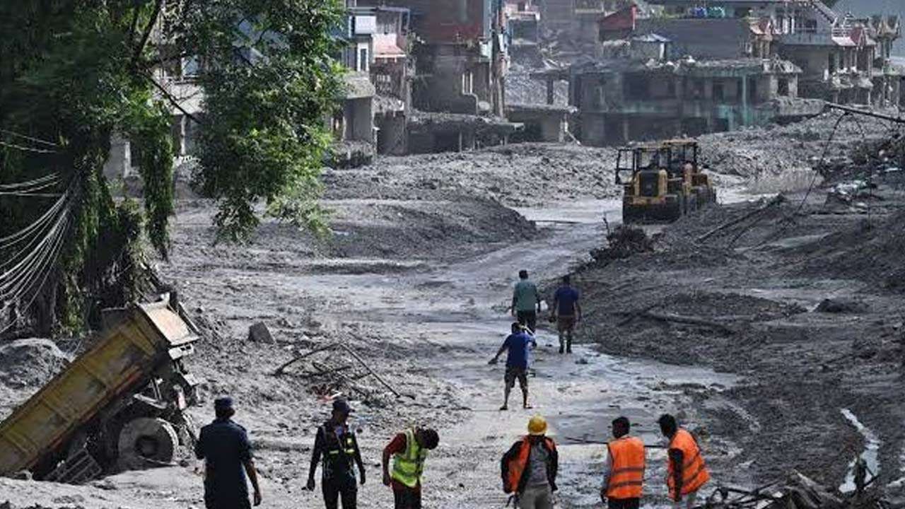 நேபாள வெள்ளப்பெருக்கு: உயிரிழந்தோர் எண்ணிக்கை 762 ஆக உயர்வு
