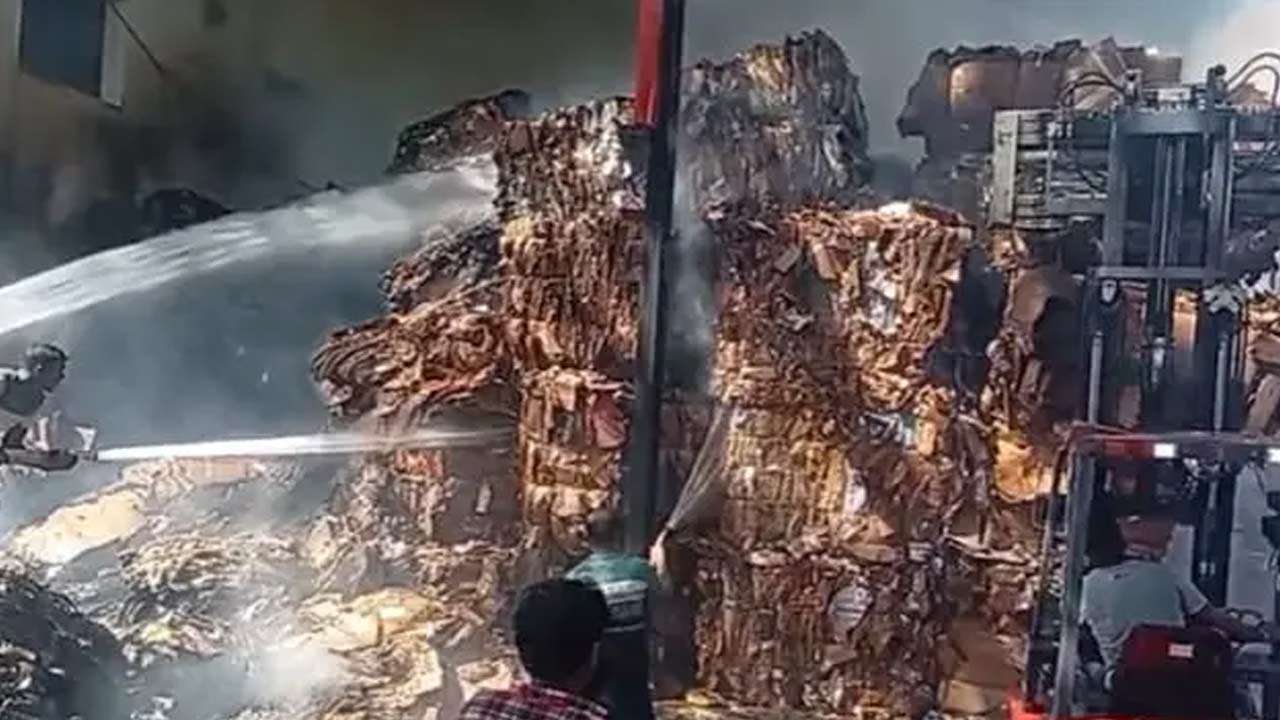 எம்பிலிபிட்டிய காகித தொழிற்சாலையின் களஞ்சியசாலையில் தீ பரவல்