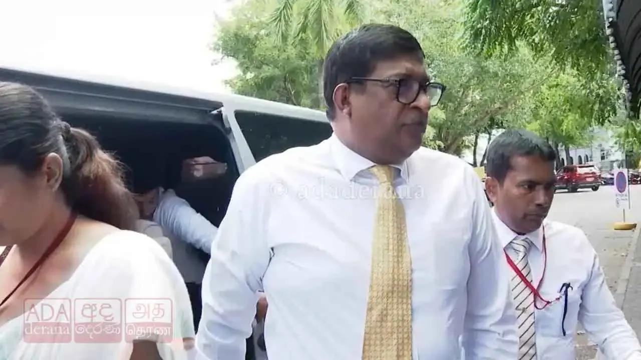 நீதிமன்றில் ரவி கருணாநாயக்க!