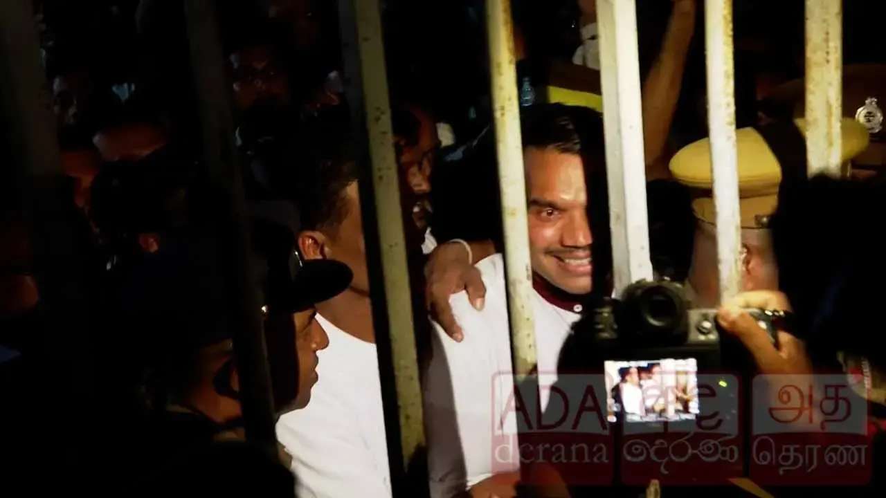 நாமல் சிறைச்சாலையில்...