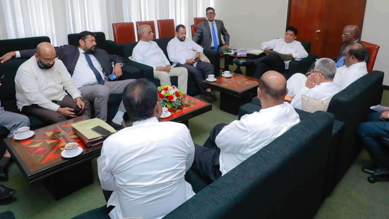 வடக்கு, கிழக்கு மலையக மக்கள் நலன் தொடர்பில் திடீர் கலந்துரையாடல்