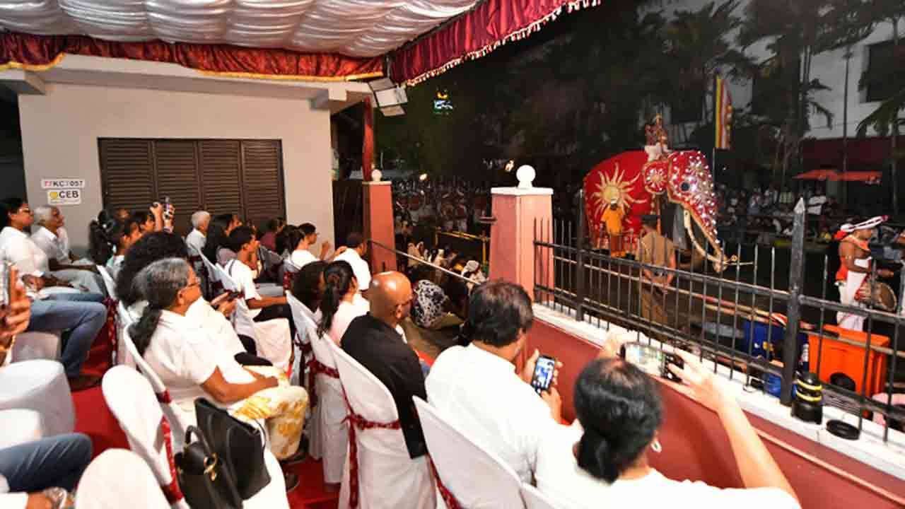 செலிங்கோ லைஃப், காப்புறுதிதரர்களை கண்டி பெரஹெராவின் மாயாஜாலத்திற்கு மிகவும் நெருக்கமாக்கியது