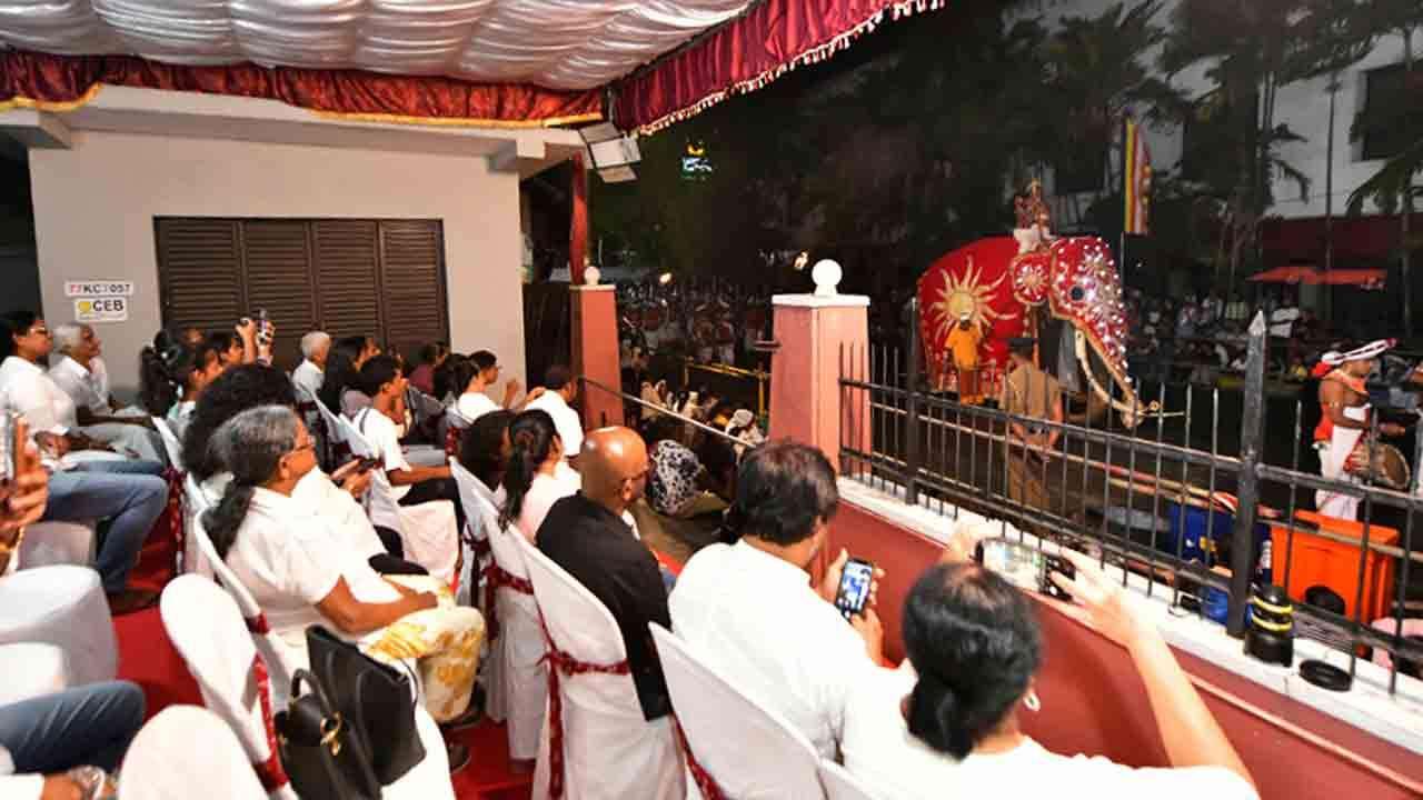 செலிங்கோ லைஃப், காப்புறுதிதரர்களை கண்டி பெரஹெராவின் மாயாஜாலத்திற்கு மிகவும் நெருக்கமாக்கியது