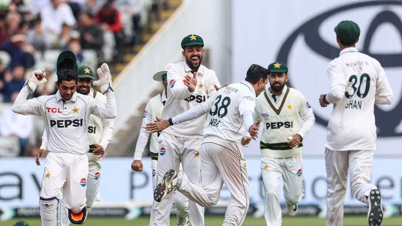 பாகிஸ்தான் அணி வீரர்களுக்கு அபராதம்!
