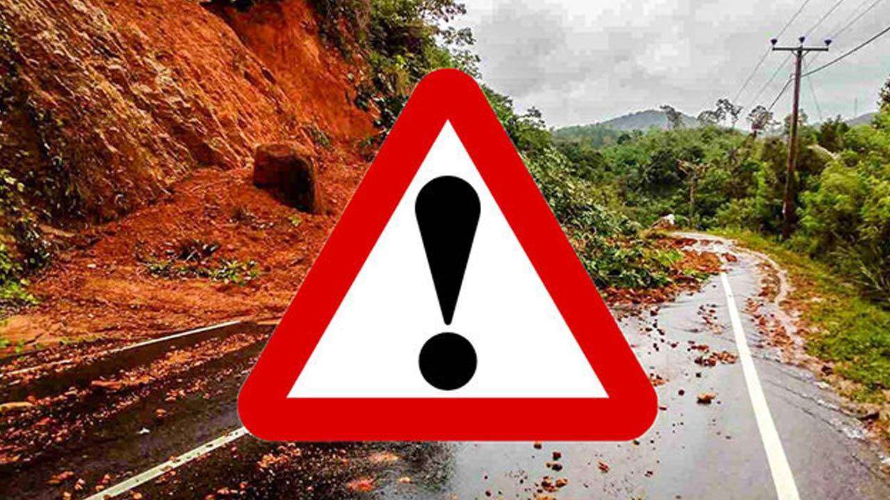 மூன்று மாட்டங்களுக்கு மண்சரிவு எச்சரிக்கை