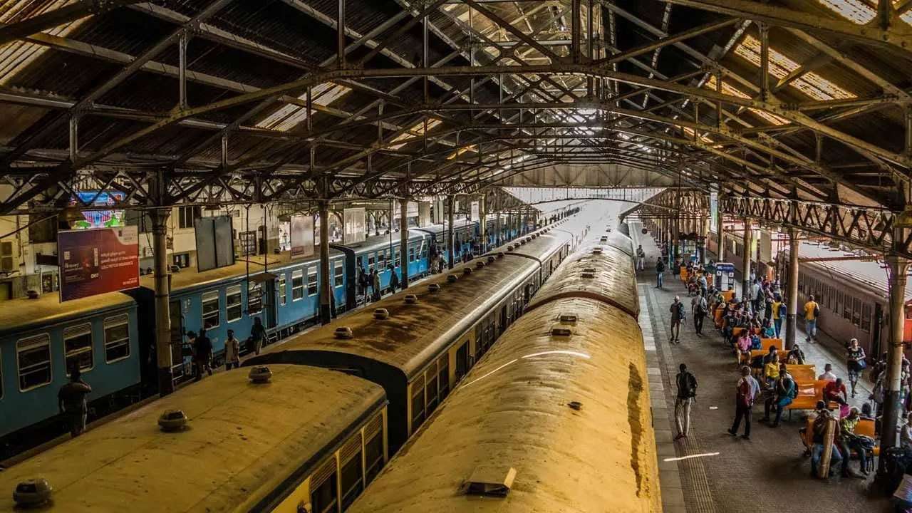 ரயில் பயணச்சீட்டுகளை இணையவழி ஊடாக பெறும் வசதி