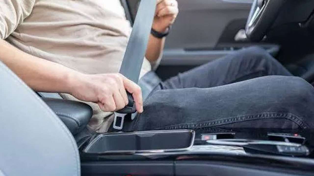 அதிவேக வீதிகளில் ஆசனப்பட்டி அணிவது நாளை முதல் கட்டாயம்
