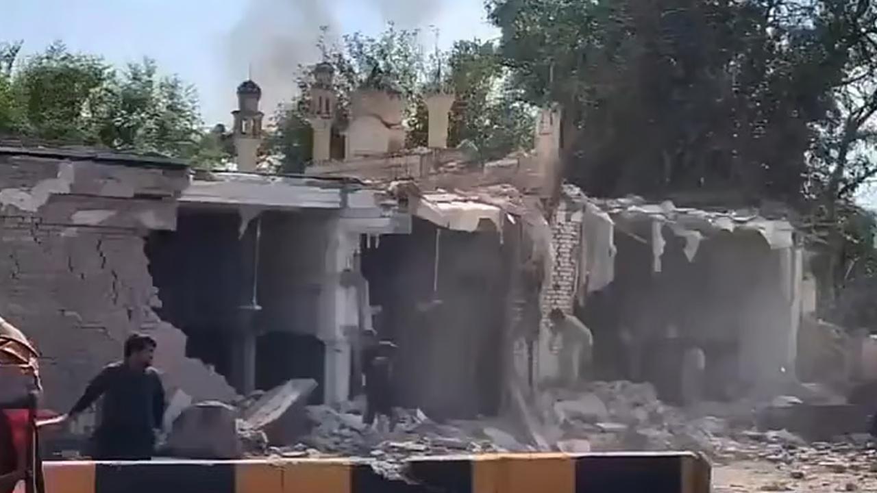 பாகிஸ்தானில் தற்கொலைப் படை தாக்குதல்!