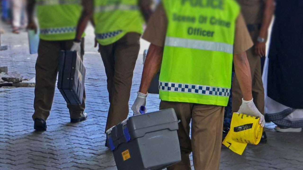கேகாலையில் ஹோட்டலுக்குள் துப்பாக்கிச் சூடு: இருவர் காயம்