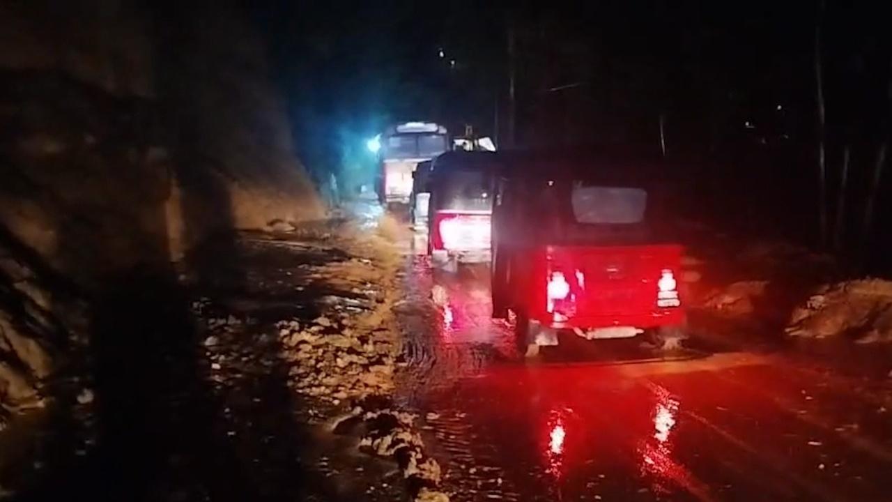 ஹட்டன் - கொழும்பு வீதி இயல்பு நிலைக்கு திரும்பியது!