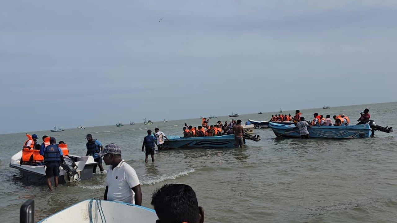 ராமர் பாலத்துடன் தொடர்புடைய 3வது மணல் திட்டை நோக்கி படகு சேவை