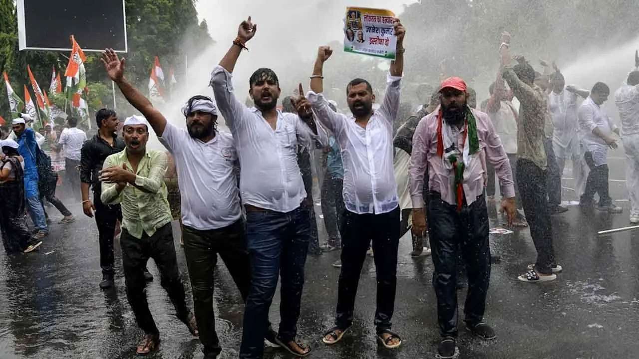 'கொக்ரோச் ஜனதா கட்சி' காலக்கெடுவுடன் எச்சரிக்கை!
