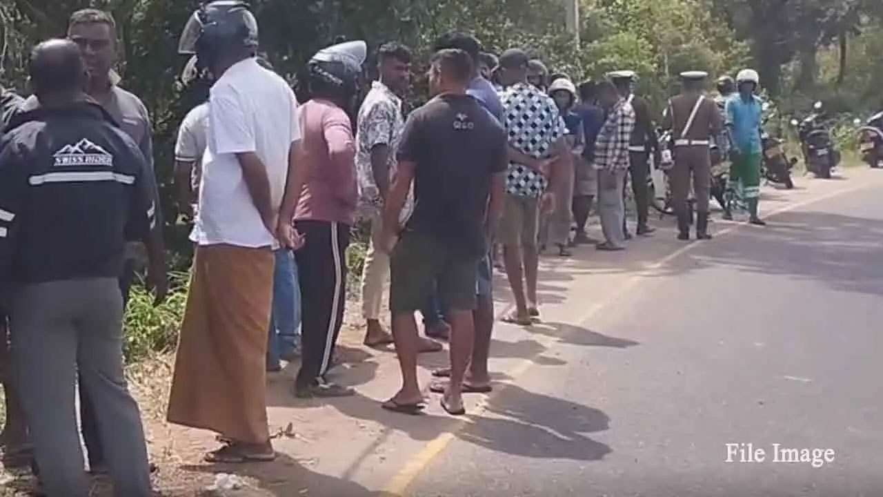 நாட்டின் பல்வேறு பகுதிகளில் இடம்பெற்ற வீதி விபத்துக்களில் மூவர் பலி
