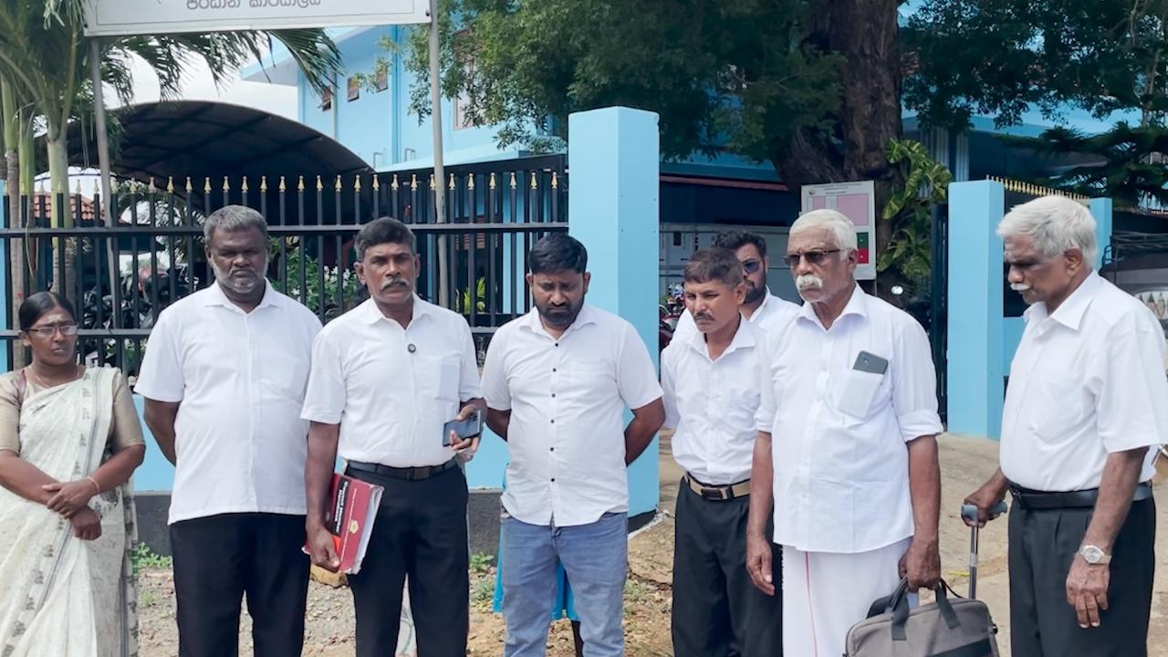 வலிகாமம் வடக்கு பிரதேச சபை அமர்வைப் புறக்கணித்த உறுப்பினர்கள்!