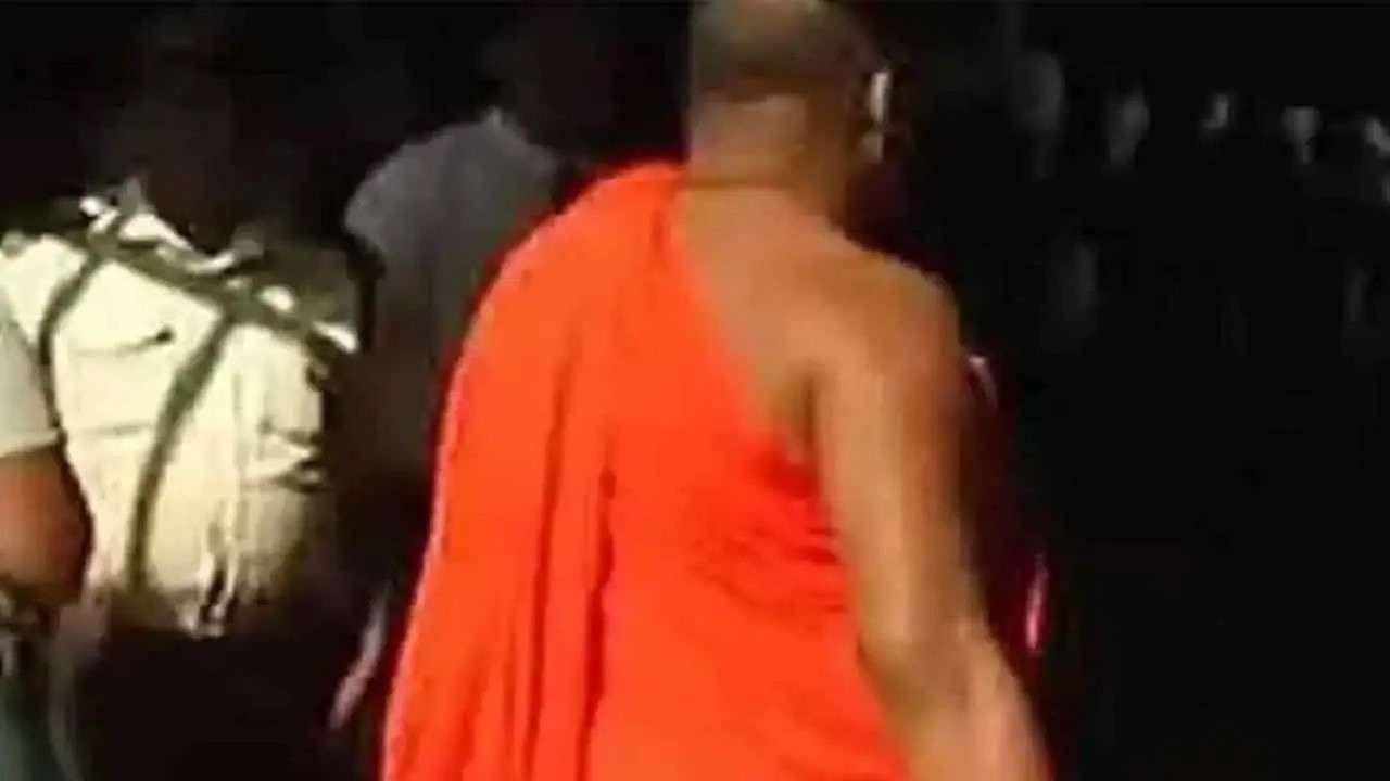 ஞானசார தேரருக்கு எதிராக இன்றும் பிடியாணை