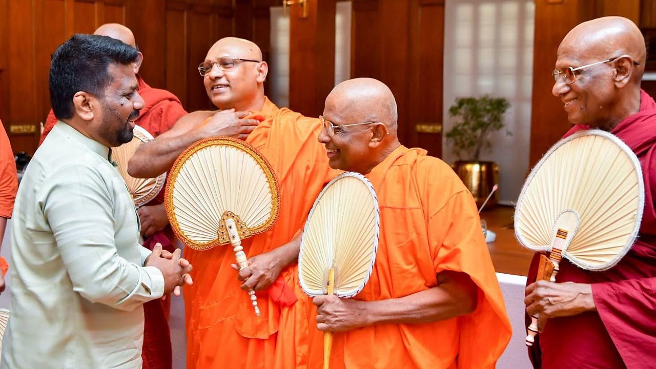 சிறையில் உள்ள பௌத்த துறவிகளுக்கு புதிய சட்டம் - ஆராய குழு
