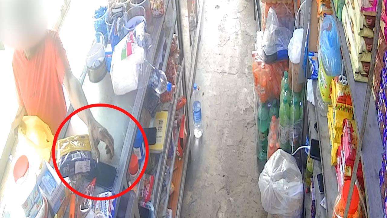 சாவகச்சேரியில் பட்டப்பகலில் இடம்பெற்ற துணிகர திருட்டு!