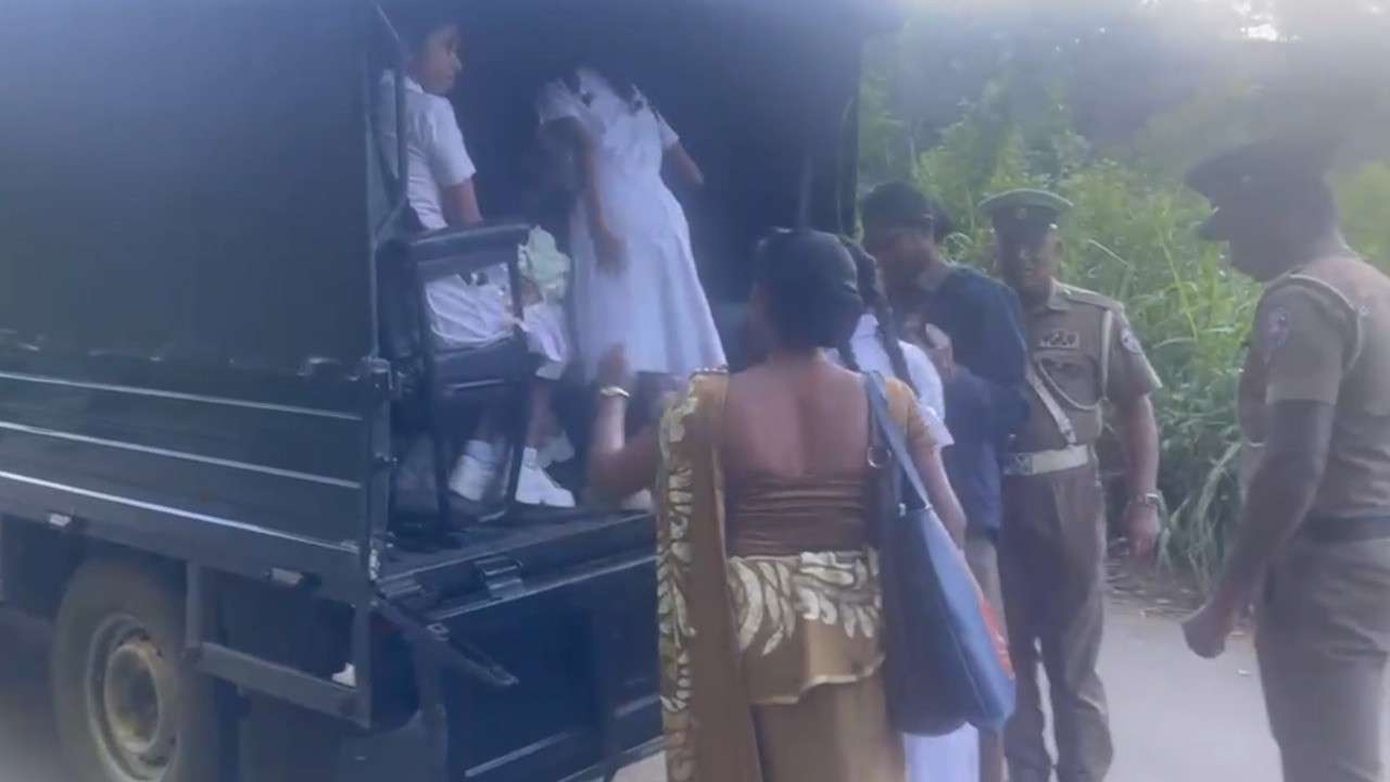 கம்பளை பிரதான வீதியின் நிலச்சரிவு!