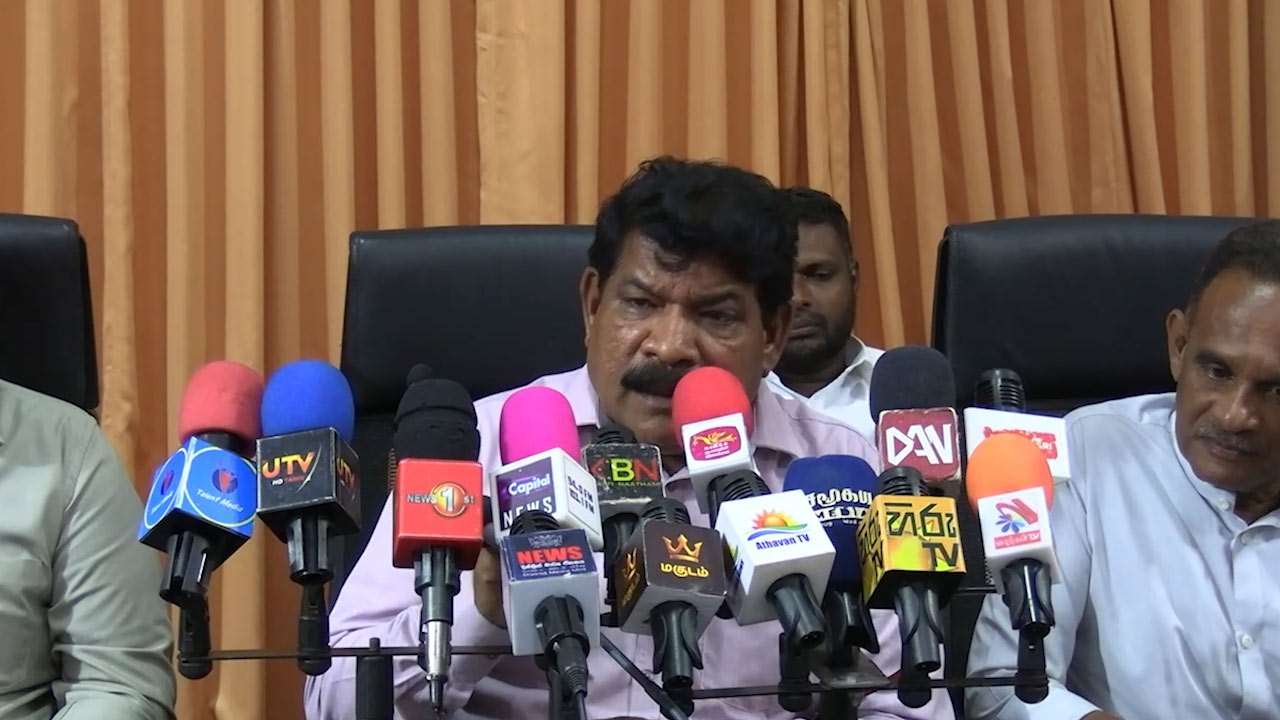 கள்ளர்கள் எல்லோரும் ஒன்றுகூடி இருக்கிறார்கள்!