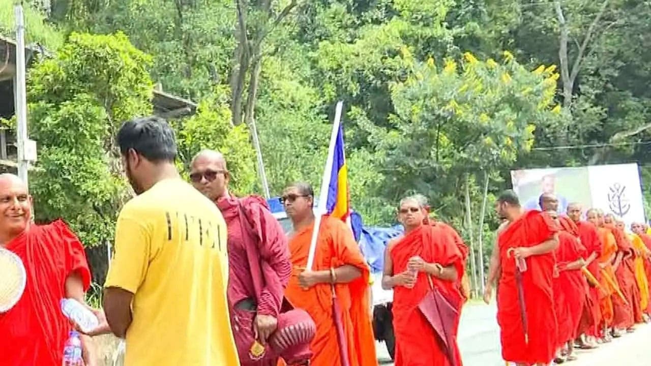 பிக்குகளின் உரிமைகளை வலியுறுத்தும் நடைபயணம் இன்று 3ஆவது நாளாக!