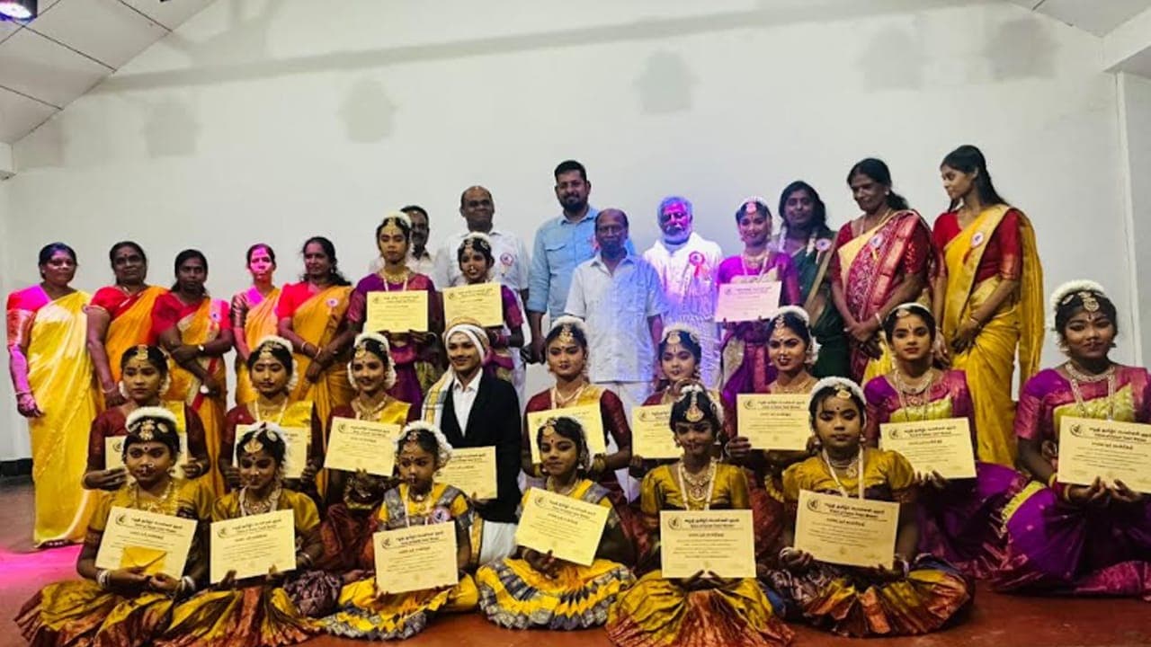 ஈழத் தமிழர்களின் நீதிக்காக தமிழகத்தில் வரலாற்றுப் பயணம் மேற்கொண்ட 10 பெண்கள்!