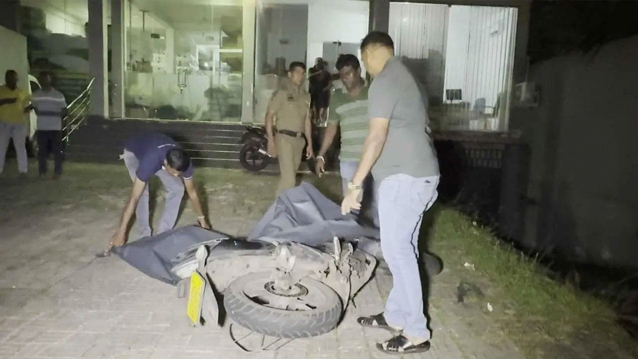 சொய்சாபுர துப்பாக்கிதாரிகள் கடத்திச் சென்ற மோட்டார் சைக்கிள் கண்டுபிடிப்பு