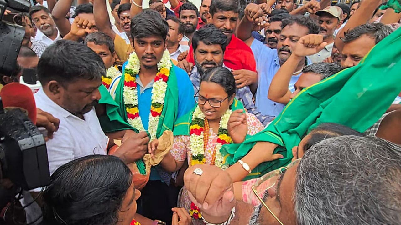 நாதக கார்த்திகா உட்பட 9 பேர் கோவை சிறையில் இருந்து விடுவிப்பு