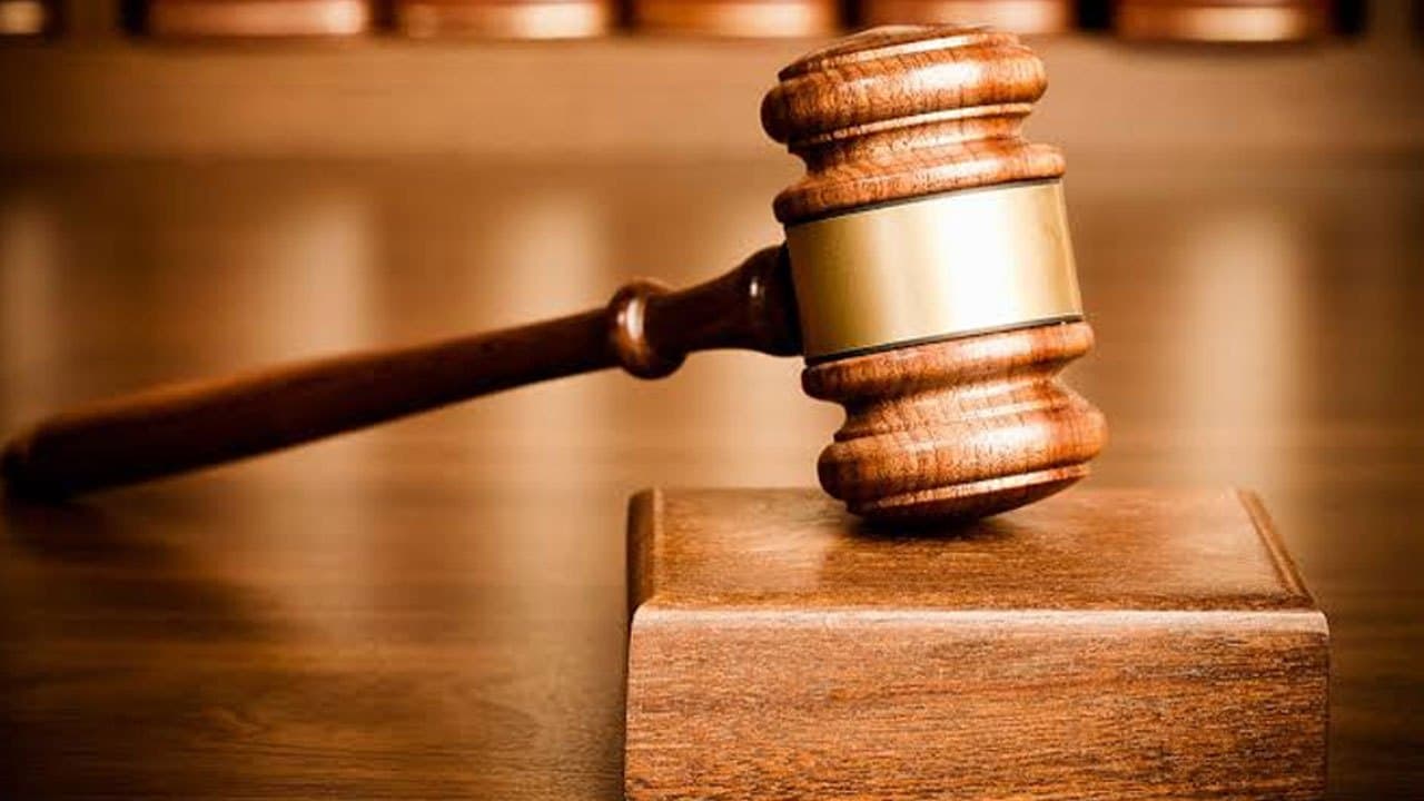 மினுவாங்கொடை நீதிமன்ற பதிவாளருக்கு விளக்கமறியல்!